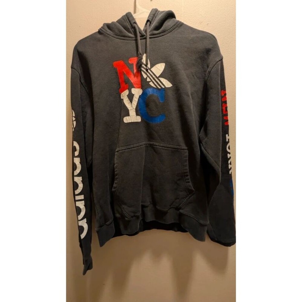 Vintage Adidas / NYC hoodie size Medium